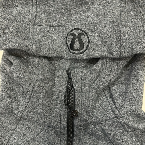 Lululemon Scuba Hoodie *Light Cotton Fleece Size 4 - Picture 4 of 8